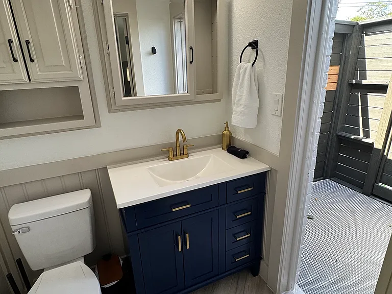 Barbizon Ln — Photo 10