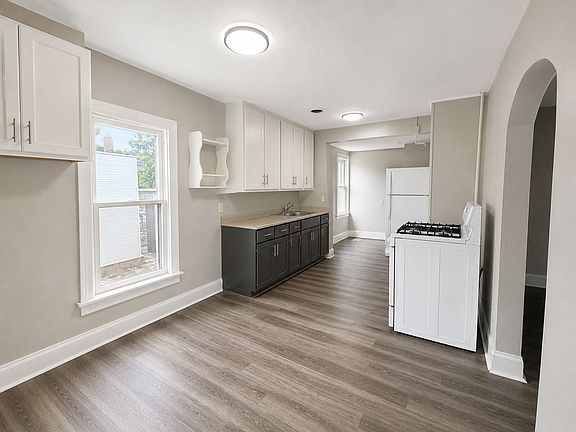 4th image of 428 Potter St Lowr 2