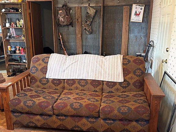 4th image of 19488 Osborne Rd