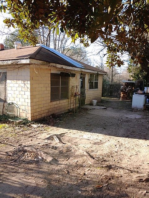 2nd image of 139 Hempstead #1440