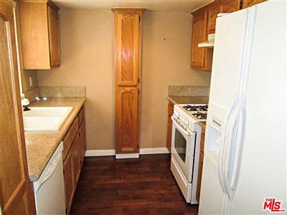 5th image of 1330 S Mayflower Ave APT B
