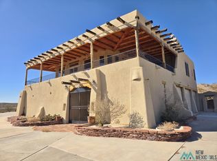 8 Hackney Circle St, Elephant Butte, NM 87935