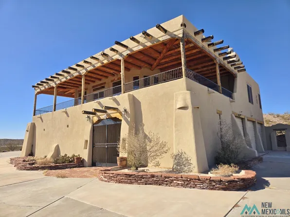 8 Hackney Circle St, Elephant Butte, NM 87935