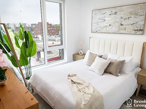 5th image of 3009 Avenue I #4J
