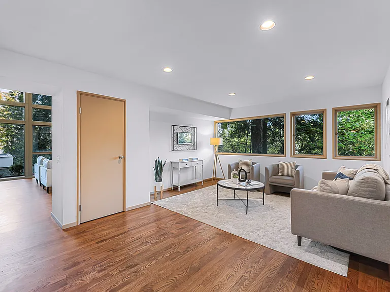 2261 W Lake Sammamish Pkwy SE — Photo 13