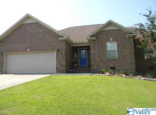 30 Jack Thomas Ct, Hartselle, AL 35640