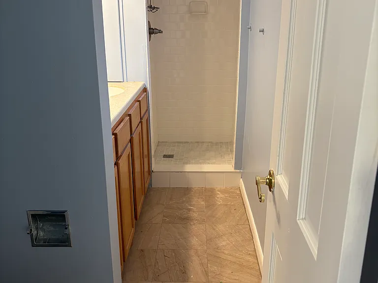 downstairs 2nd Primary bedroom private bathroom