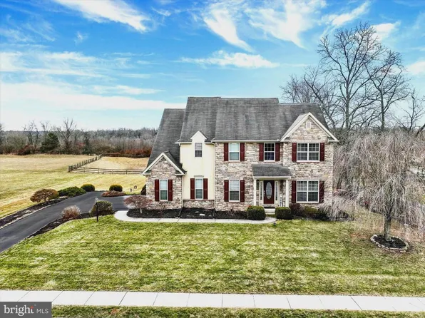 1724 Candle Ln, York, PA 17404