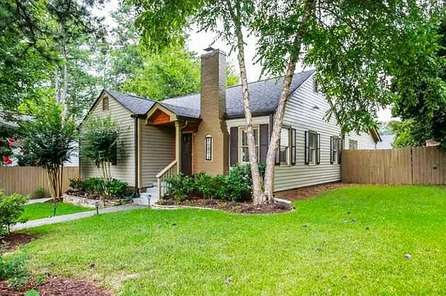 2220 Lenox Rd NE — Photo 1