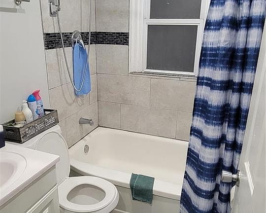 3rd image of 3003 Gary Dr