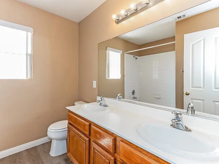 9060 Malarga St — Photo 15