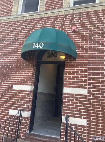 1st image of 140 Franklin Ave APT 1A