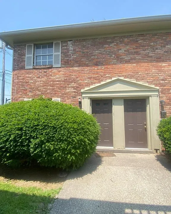 407 Kensington Dr
