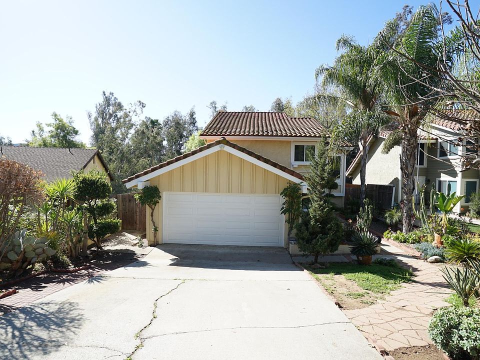 1st image of 15751 Country Club Dr