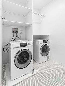 4th image of 27 W 16th St