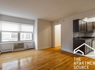 6830 N Sheridan Rd APT 563, Chicago, IL 60626