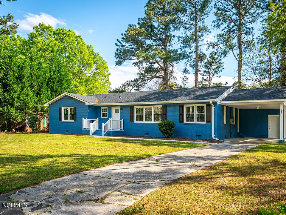 1st image of 205 Greenbriar Drive