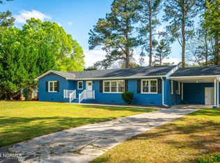 205 Greenbriar Dr, Greenville, NC 27834