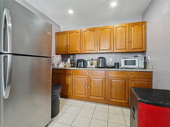 2nd image of 6230-6232 Eads St