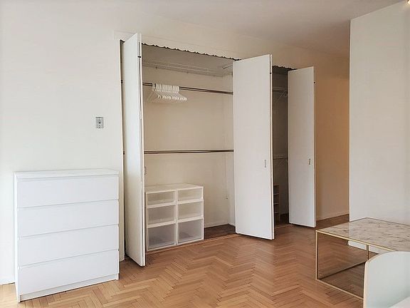 5th image of 301 W 57th St APT 27E