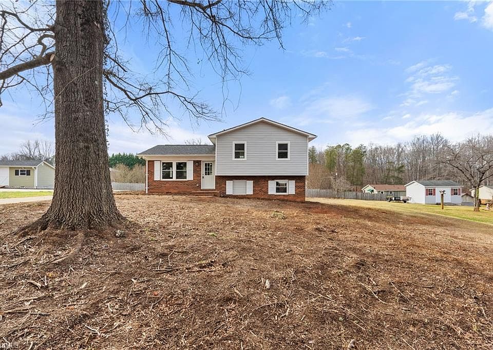 1st image of 115 Robert Dr