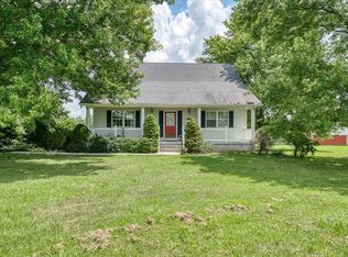 14 Alexander Ln, Byrdstown, TN 38549