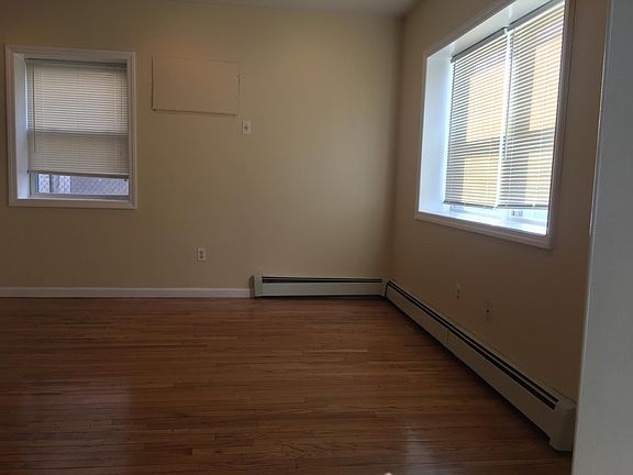 5th image of 8459 162nd St Unit 3