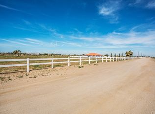 9498 Aster Rd, Oak Hills, CA 92344