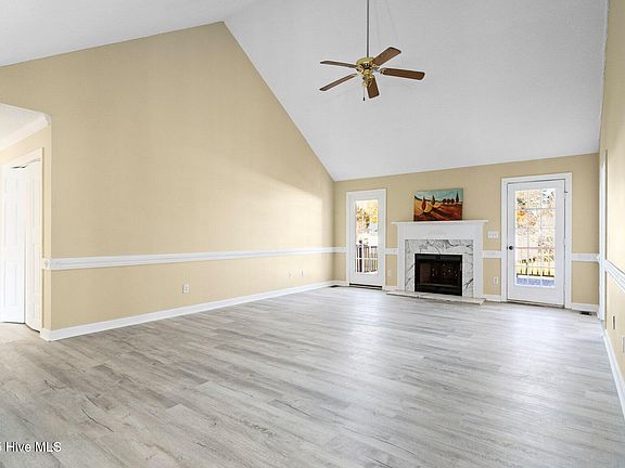 5th image of 411 Woodfield Drive