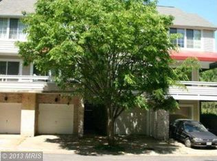 9803 Dockside Ter, Gaithersburg, MD 20886