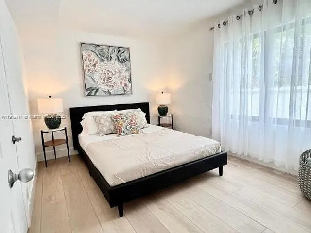 6848 N Miami Ave — Photo 7
