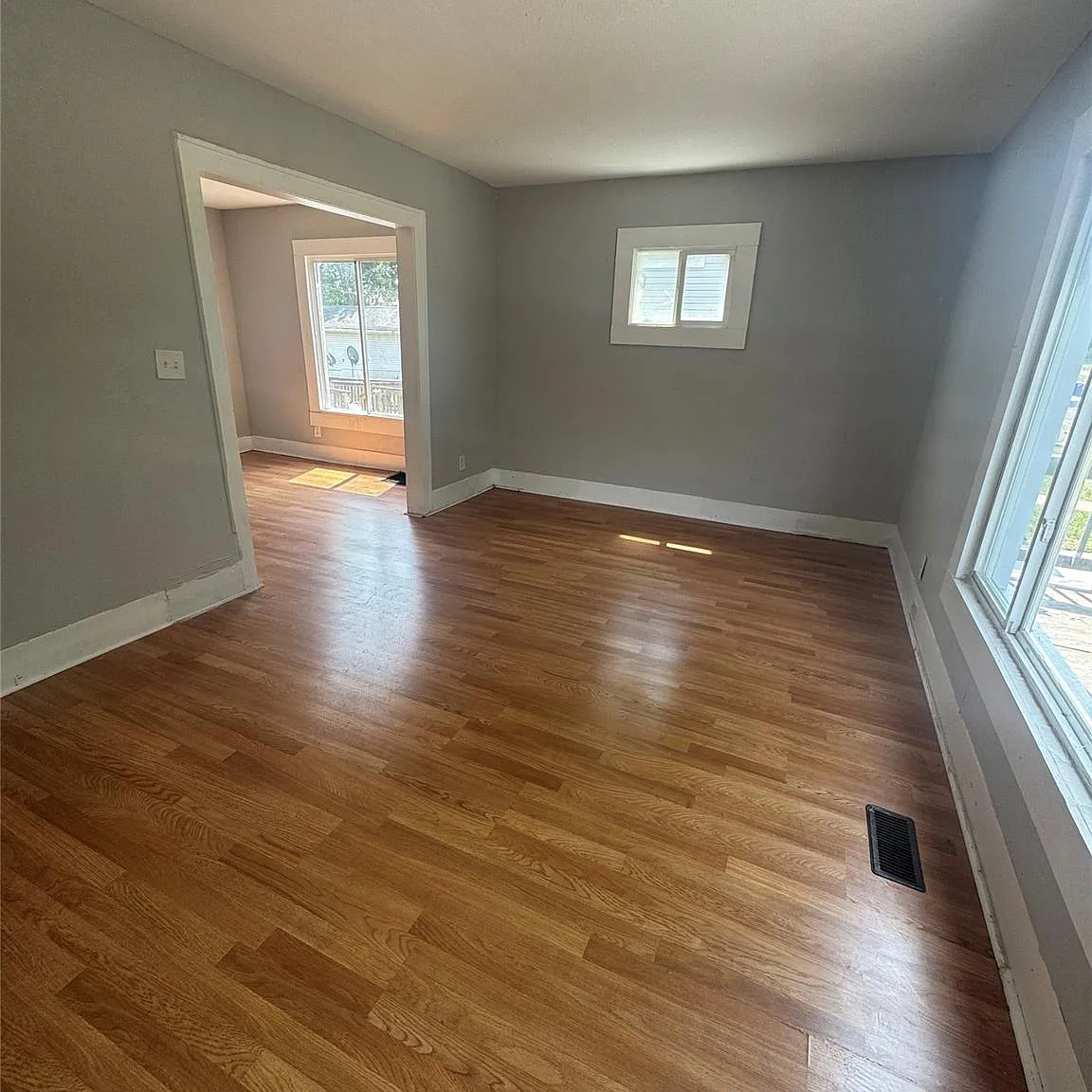 3 bed, 2.0 bath, 1200 sqft, $1,150 — Photo 2