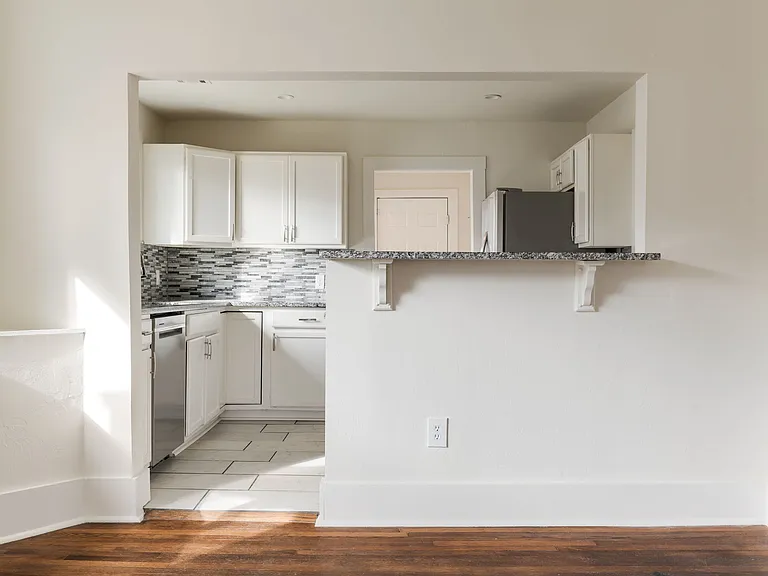 1215 NW 13th St — Photo 12