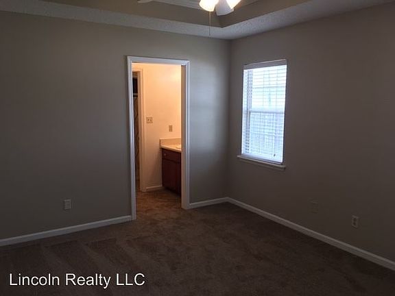 3rd image of 4201 Hamilton Cir