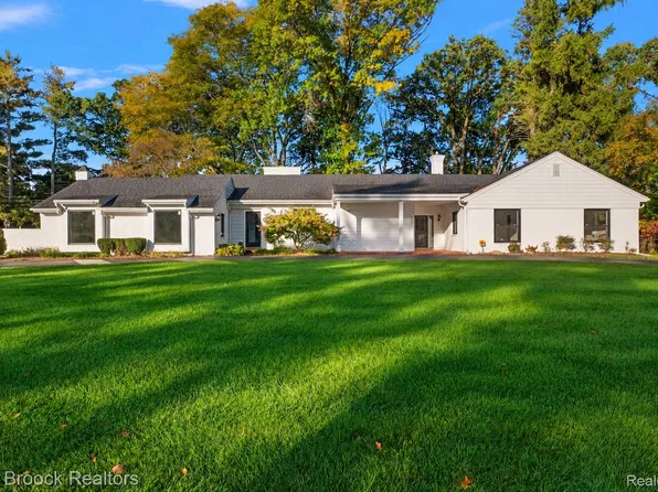 1257 Charrington Rd, Bloomfield Hills, MI 48301