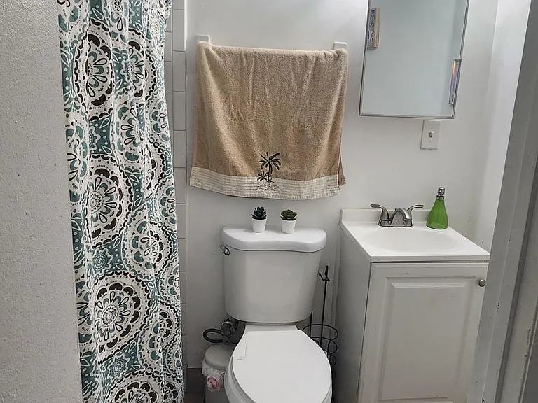 1724 McKinley St #8 — Photo 10