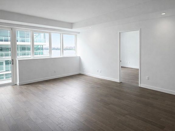 4th image of 800 Avenue At Port Imperial Unit 517