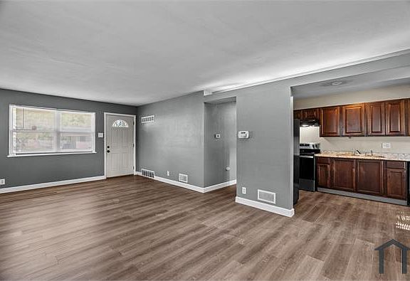 4th image of 10720 Spring Garden Dr