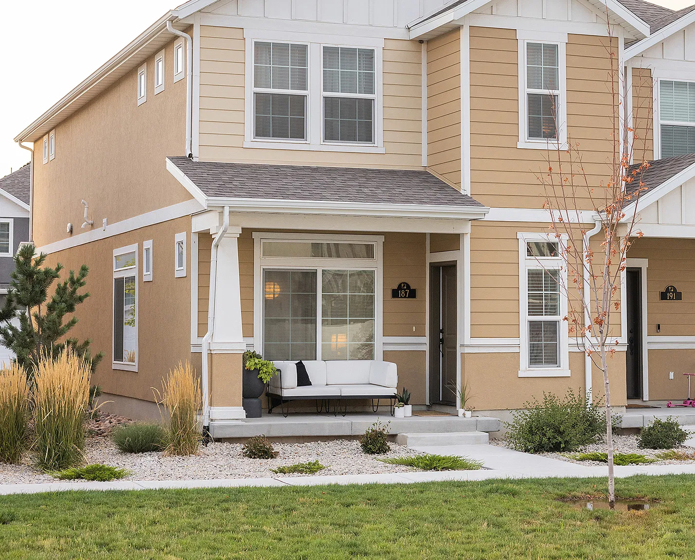 3 bed, 2.5 bath, 1600 sqft, $2,400 — Photo 1
