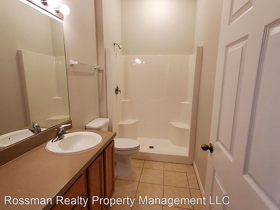 4th image of 352 Bell Blvd S