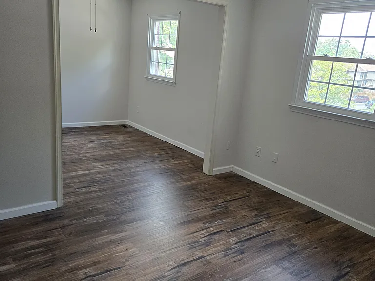 4529 King Edward Ct — Photo 10