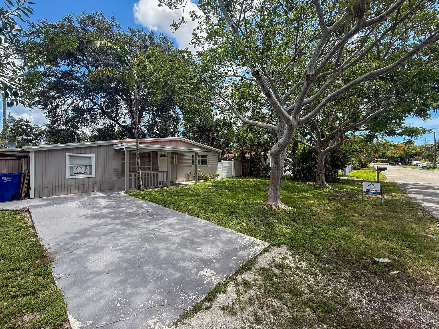 3 bed, 1128 sqft, $2,950 — Photo 2