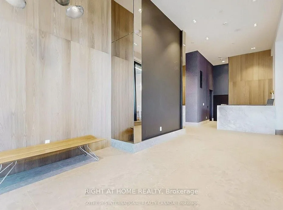 Building Photo - 1720 Bayview Ave #329