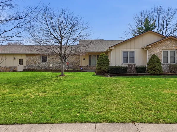 1373 Echo Bend St, Greenwood, IN 46142