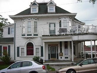 1st image of 1318 Laurel Ave APT 1