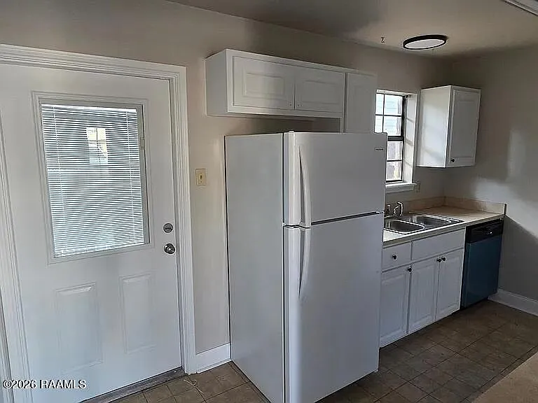100 Winchester Dr #608 — Photo 6