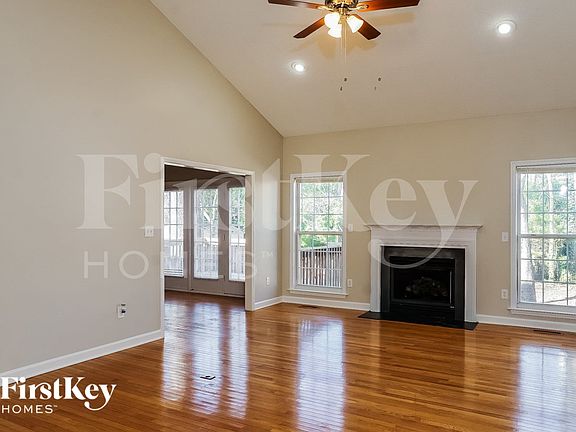 2nd image of 3665 Oak Chase Dr