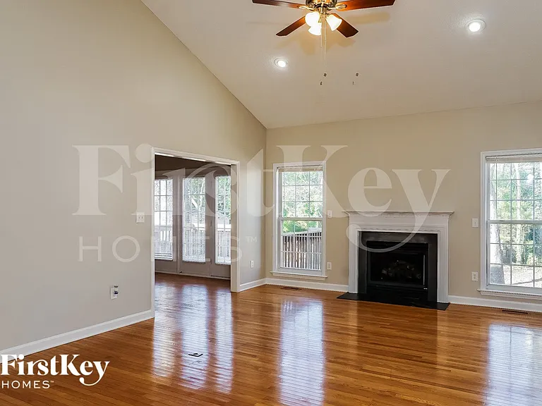 3665 Oak Chase Dr — Photo 2