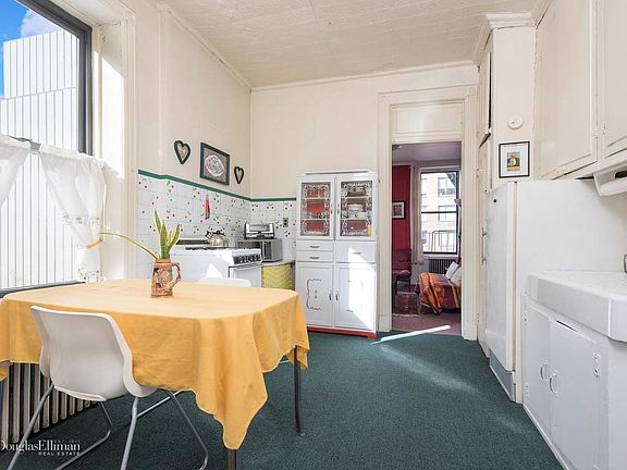 3rd image of 453 W 54th St APT 3A