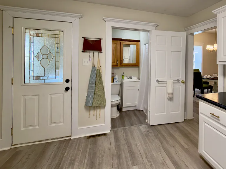 606 Front St — Photo 10